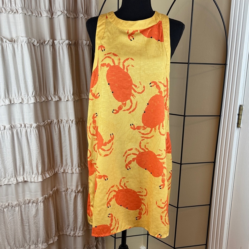 Yellow Dress with Orange Crab Print Size M Never Worn - Picture 1 of 8